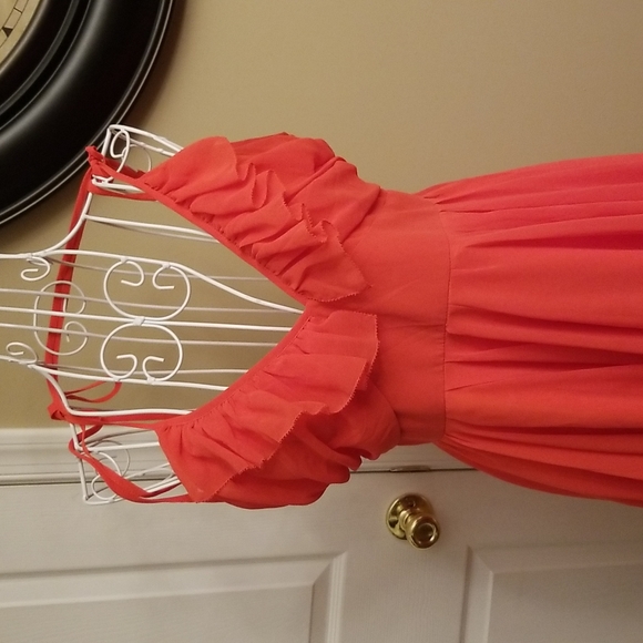 Adorable Lulu's apricot dress - Picture 2 of 10
